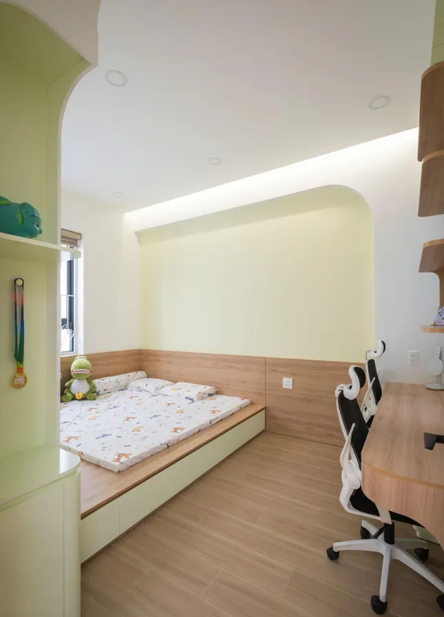 Nhà phố 2 tầng nổi bật lấy cảm hứng từ 'búp măng non' - Ảnh 7
