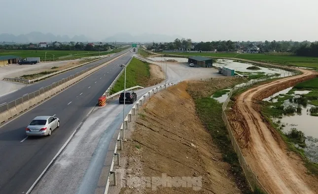 Vì sao các trạm dừng nghỉ trên cao tốc Bắc - Nam làm mãi không xong? - Ảnh 1