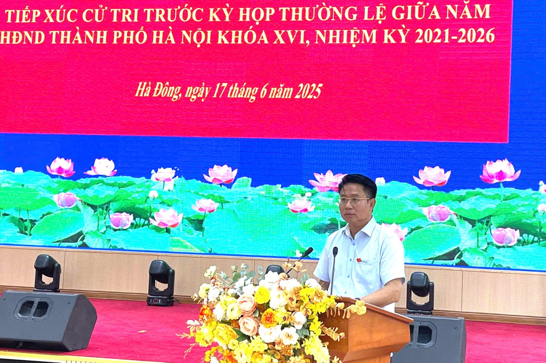 Cử tri Hà Đông kiến nghị vấn đề liên quan đến đất dịch vụ - Ảnh 1