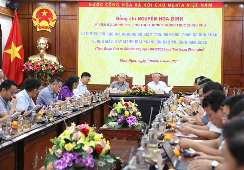 Thúc đẩy giải ngân đầu tư công: Phải tập trung tháo gỡ 'điểm nghẽn' về công tác giải phóng mặt bằng - Ảnh 2