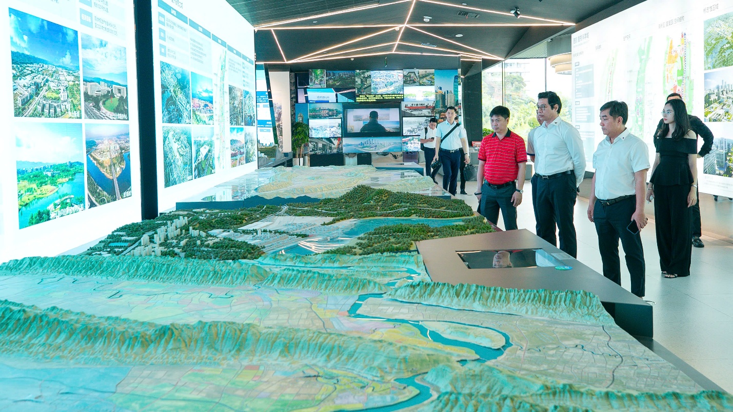 Văn Phú - Đèo Cả đề xuất dự án Đại lộ cảnh quan ven sông Hồng - Ảnh 1