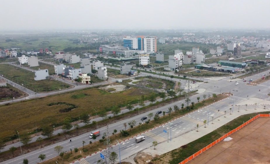 Nằm ngay gần Hà Nội, giao dịch bất động sản tại tỉnh này tăng gấp 11 lần so với cùng kỳ năm ngoái, chủ yếu là đất nền - Ảnh 1
