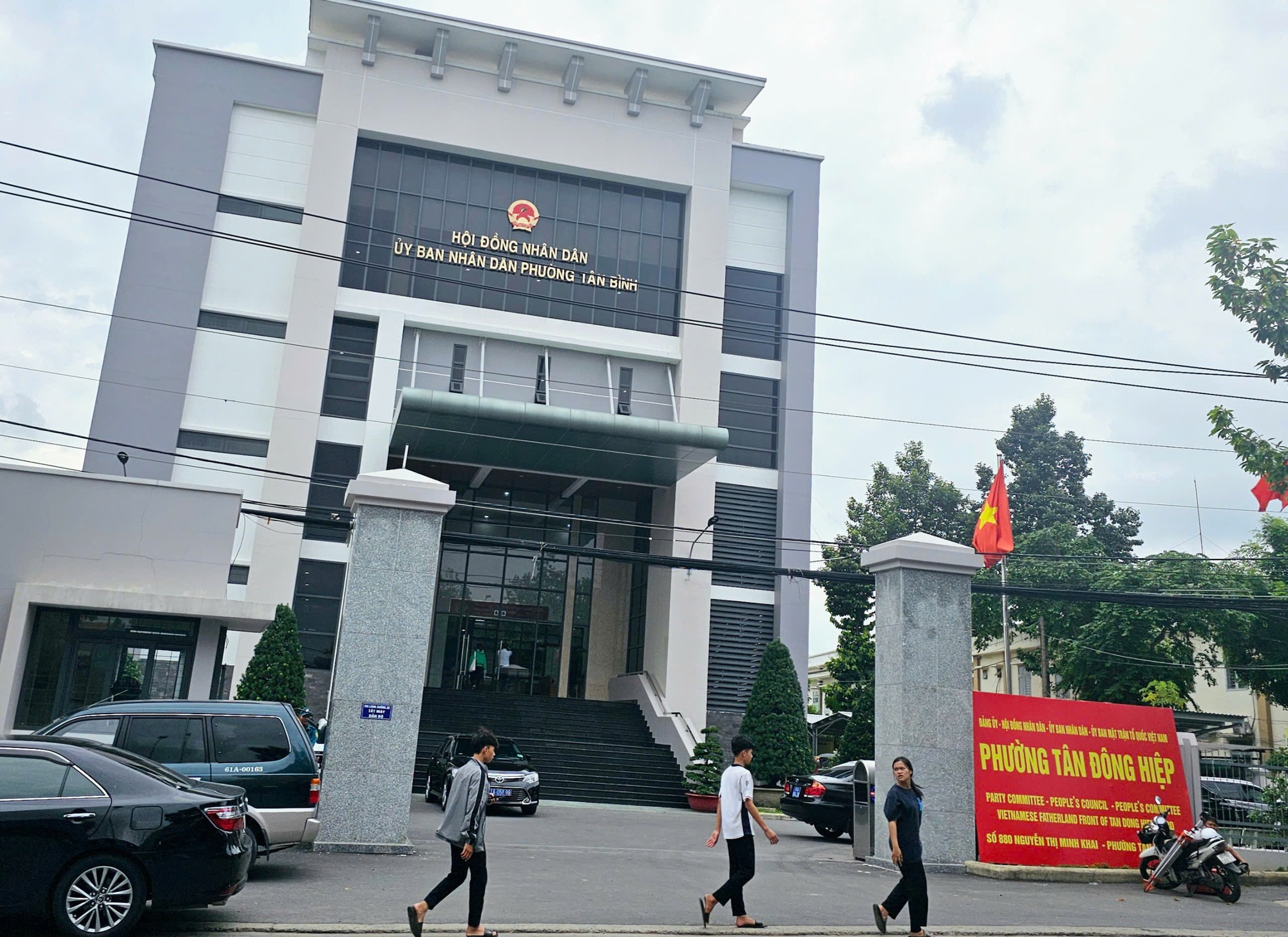 Chủ tịch UBND tỉnh Bình Dương chỉ đạo phường mới về tuyến metro kết nối TP HCM - Ảnh 2