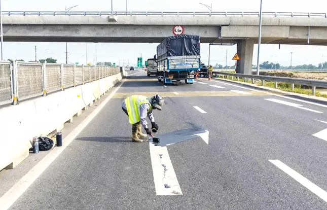 Khó hiểu biển báo địa danh ‘lạ’ trên cao tốc Hà Tĩnh - Ảnh 4