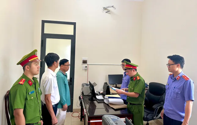 Vụ cấp 'sổ đỏ' cho cá nhân trên đất quy hoạch công viên: Khởi tố nguyên phó chủ tịch huyện - Ảnh 1