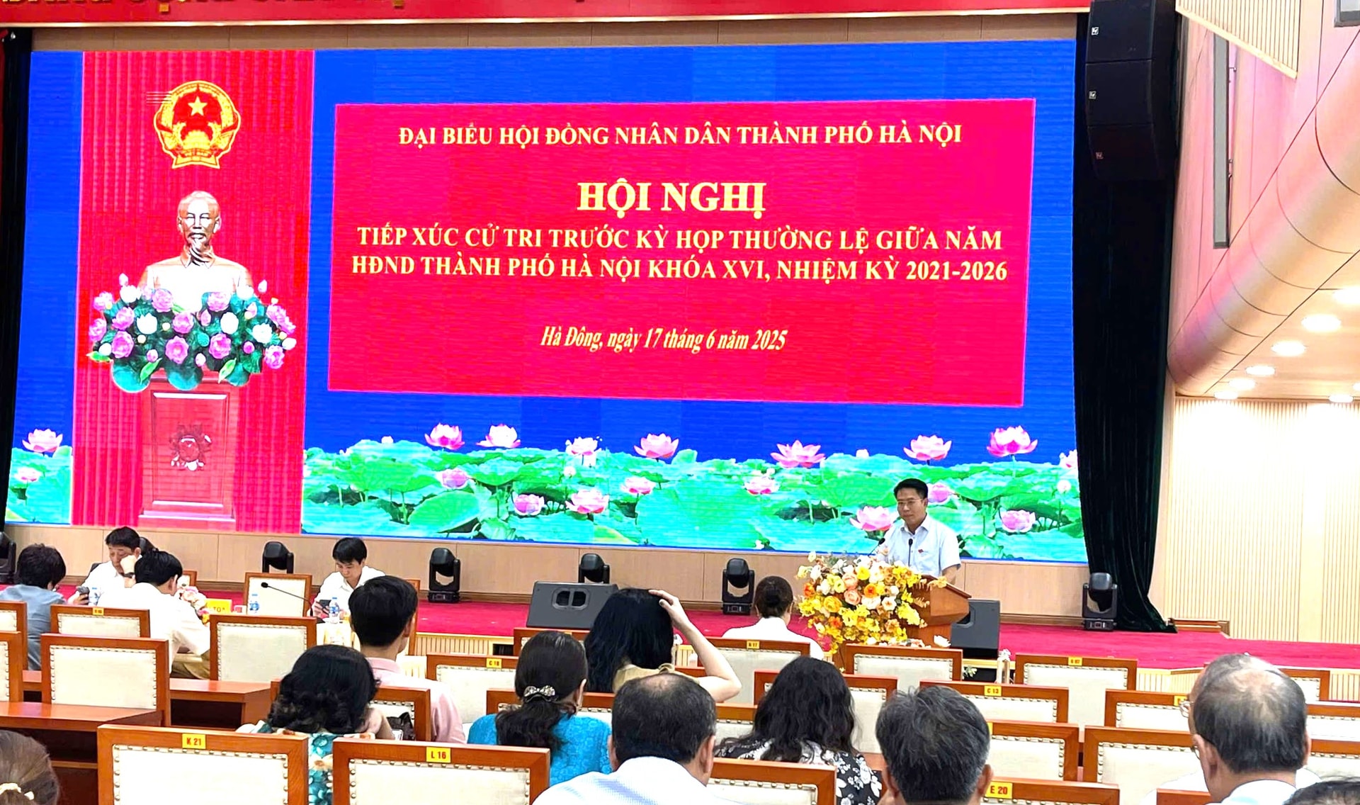 Cử tri Hà Đông kiến nghị vấn đề liên quan đến đất dịch vụ - Ảnh 2