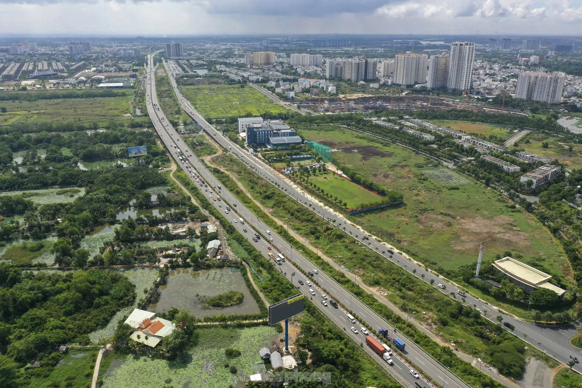 Cận cảnh tuyến cao tốc TPHCM-Long Thành-Dầu Giây sắp mở rộng lên 8 làn xe - Ảnh 7