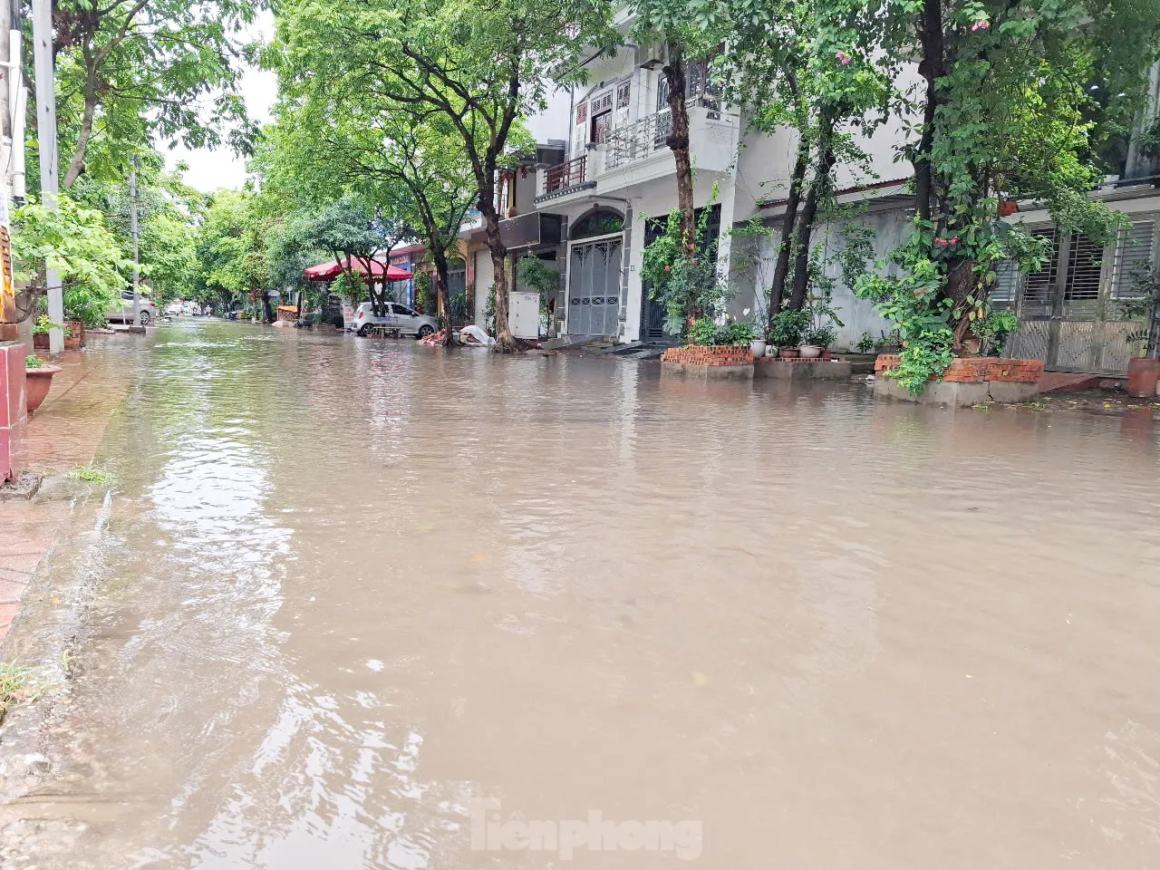 Thành phố Bắc Giang chìm trong 'biển nước' - Ảnh 8