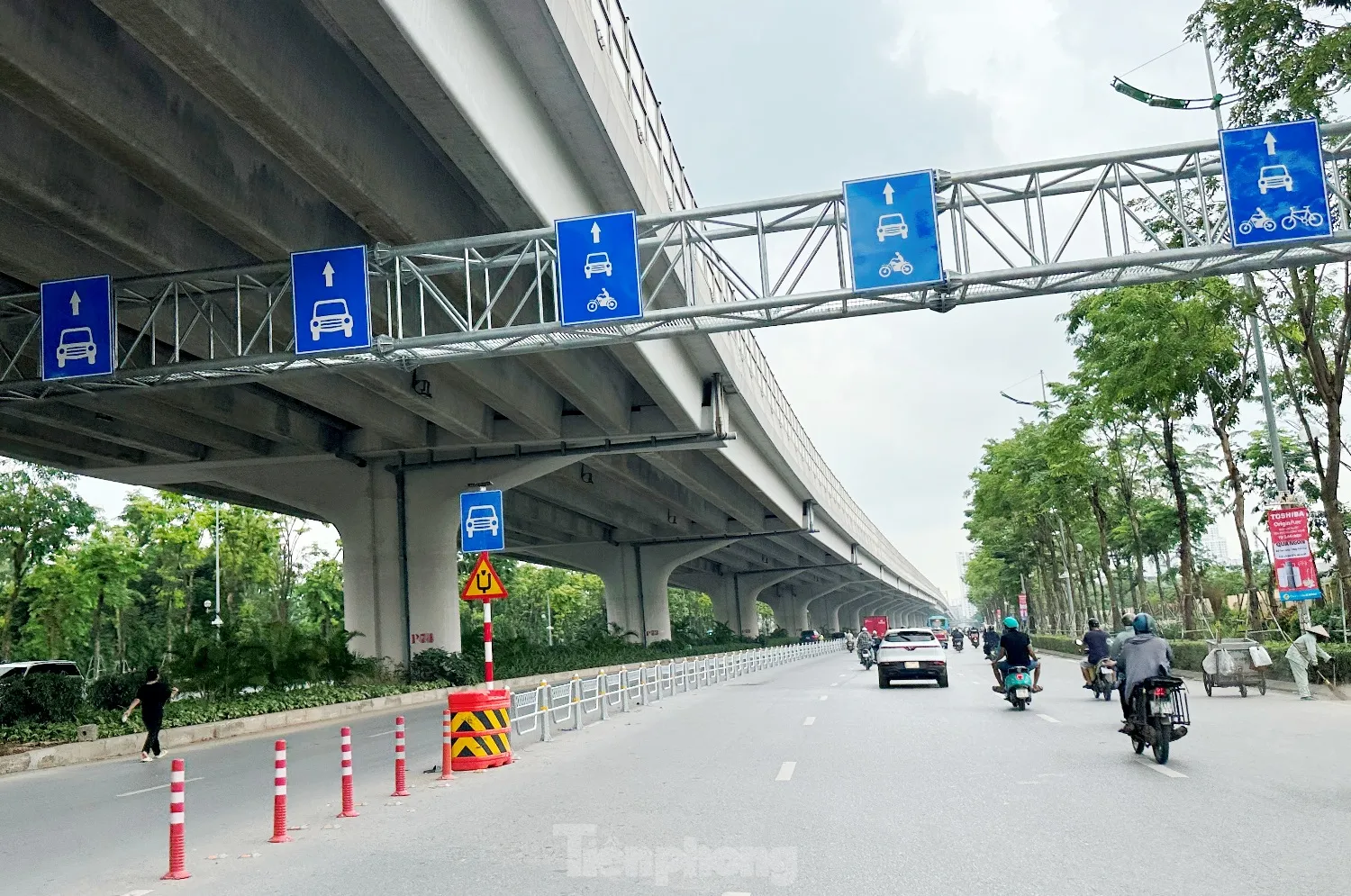 Hà Nội: Điều chỉnh cho ô tô được đi tất cả các làn đường Phạm Văn Đồng - Ảnh 6