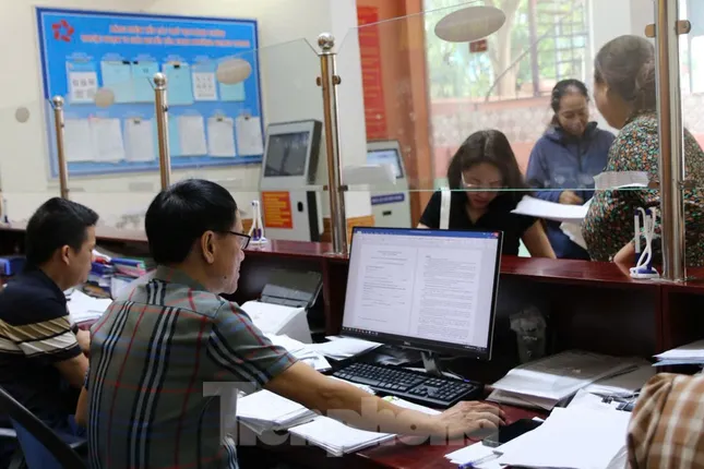 Nghệ An 'tuýt còi' việc dừng giải quyết thủ tục hành chính - Ảnh 1