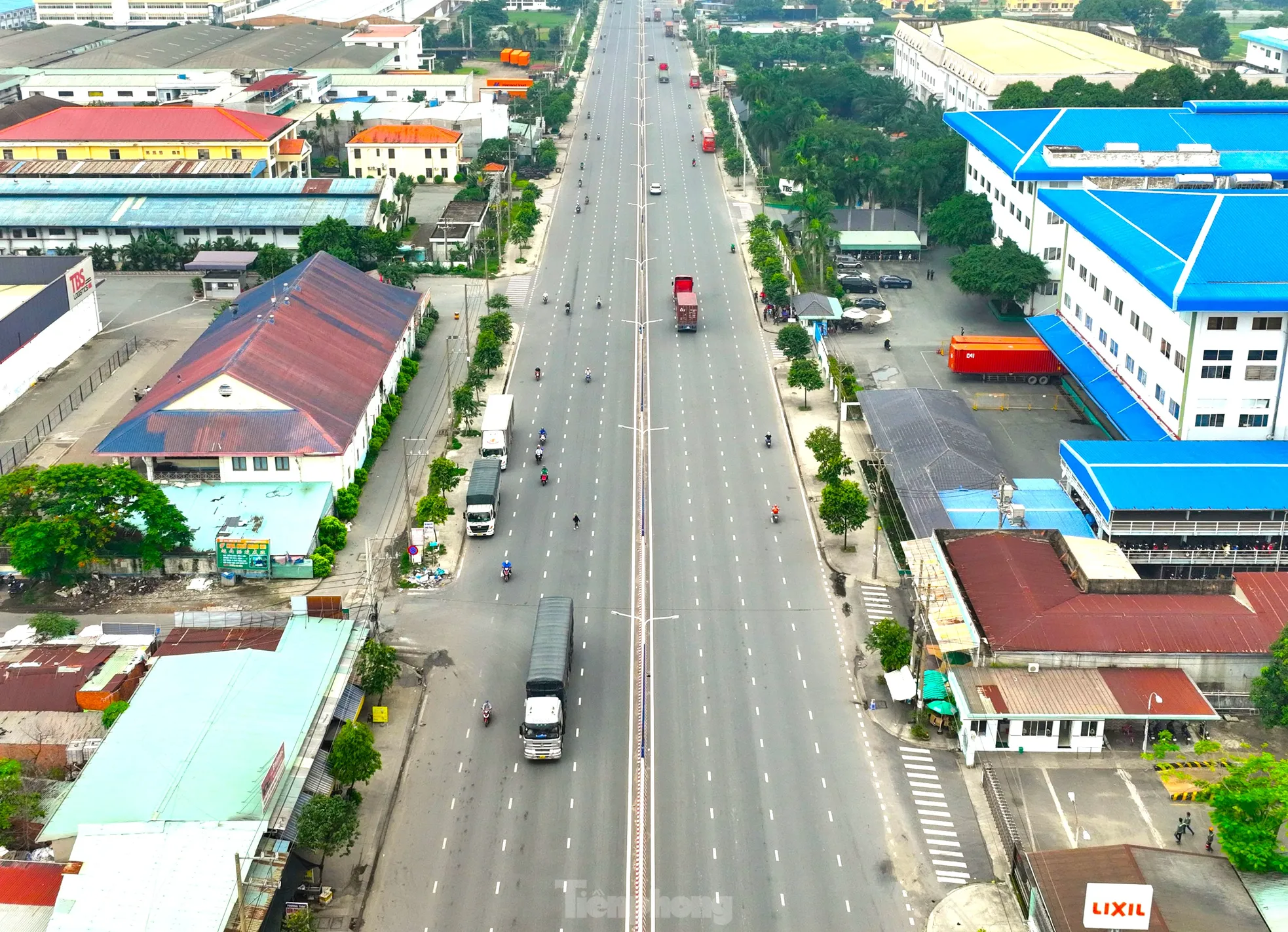 Nhìn từ trên cao 3 đường liên kết nhau được nâng cấp lên 6 làn xe ở Bình Dương - Ảnh 3