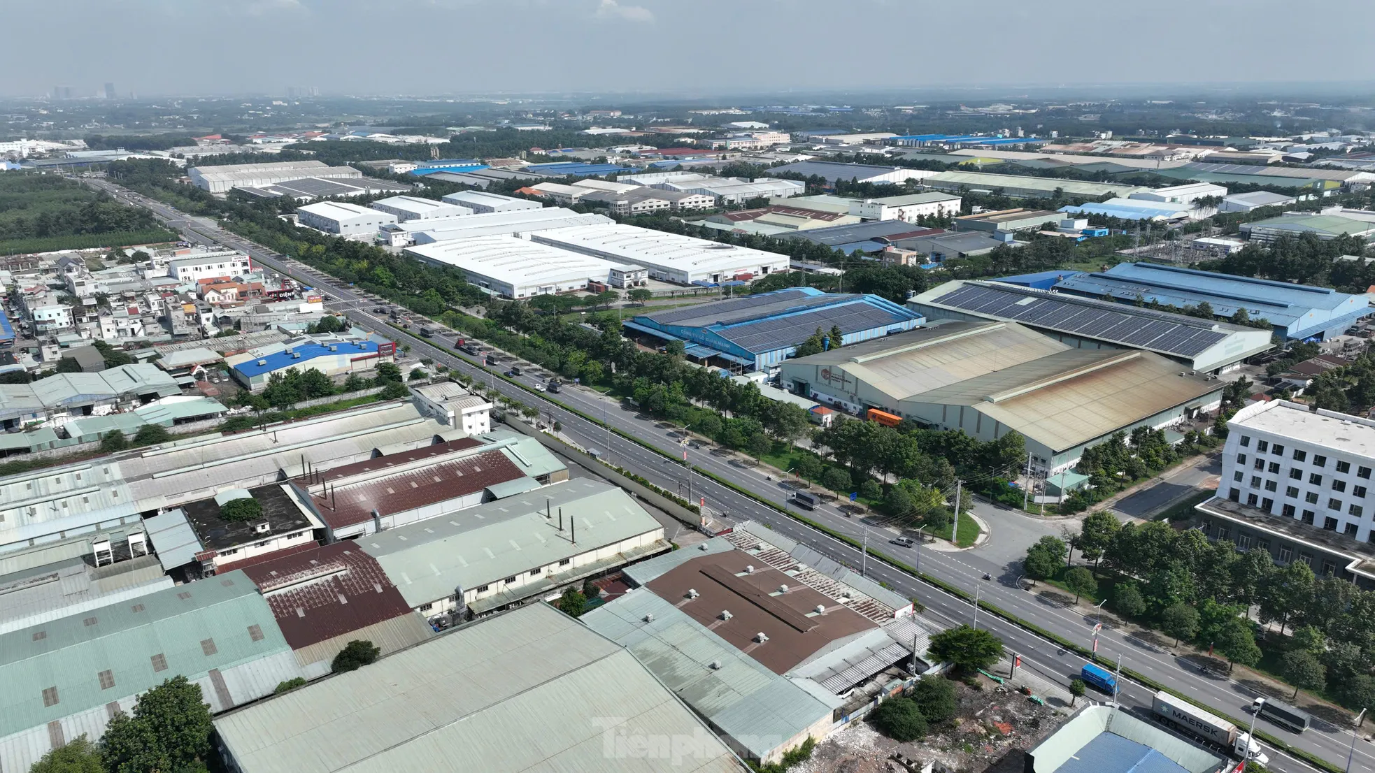 Nhìn từ trên cao 3 đường liên kết nhau được nâng cấp lên 6 làn xe ở Bình Dương - Ảnh 12