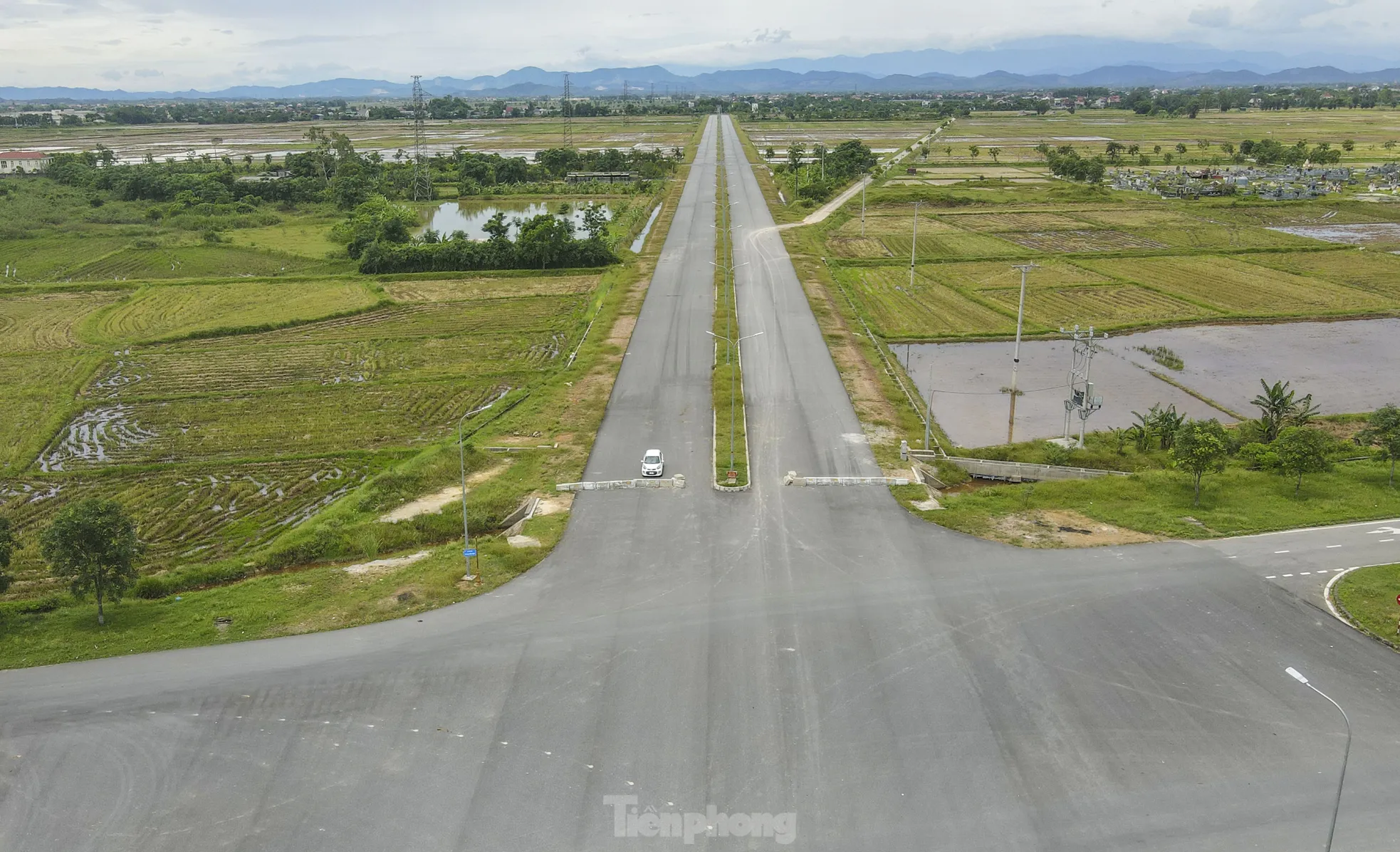 Tuyến đường 150 tỷ đồng ì ạch vì vướng đấu nối 2 đầu tuyến - Ảnh 17