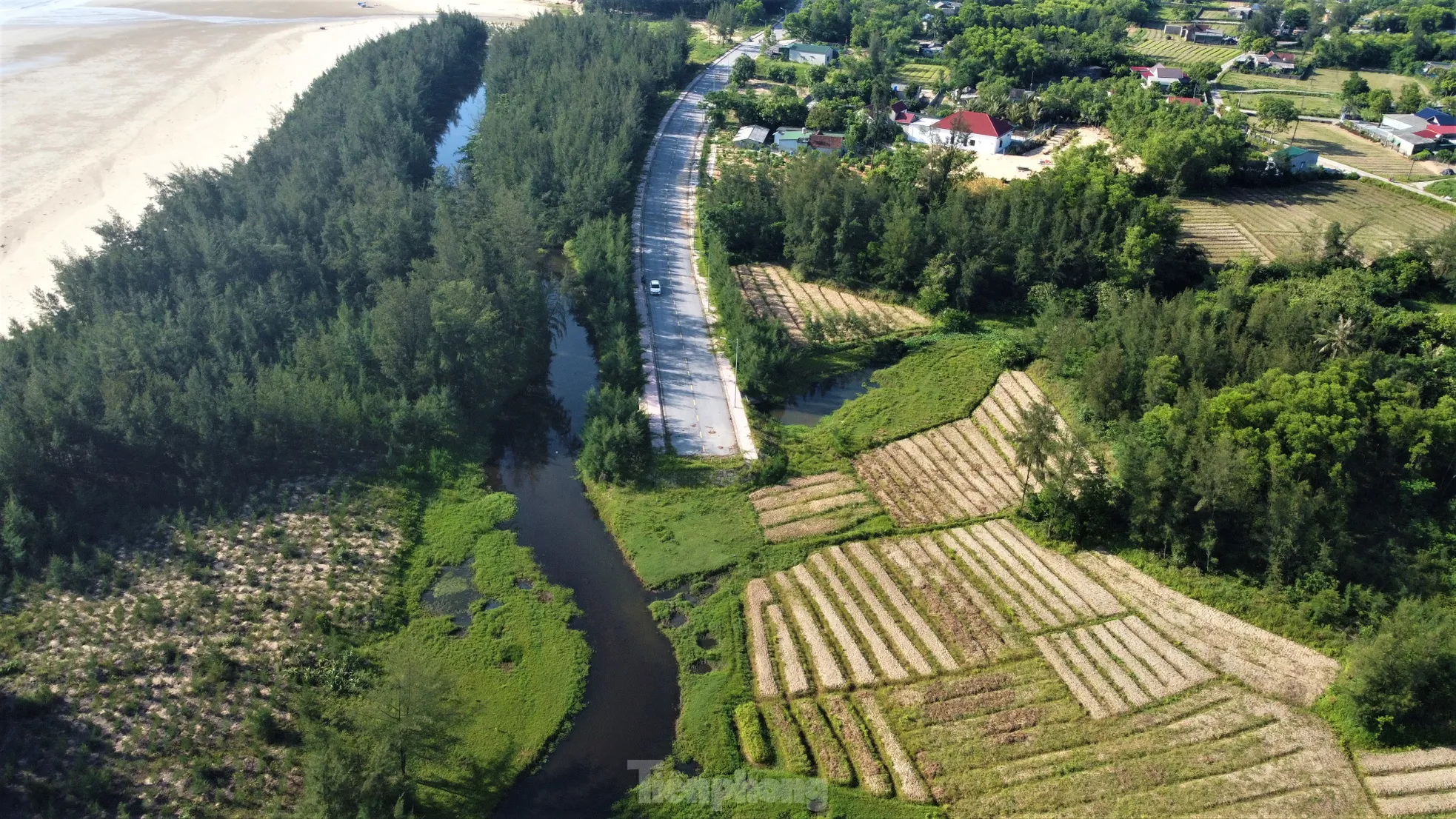 Oái oăm tuyến đường tiền tỷ thi công dang dở, cụt hai đầu - Ảnh 2