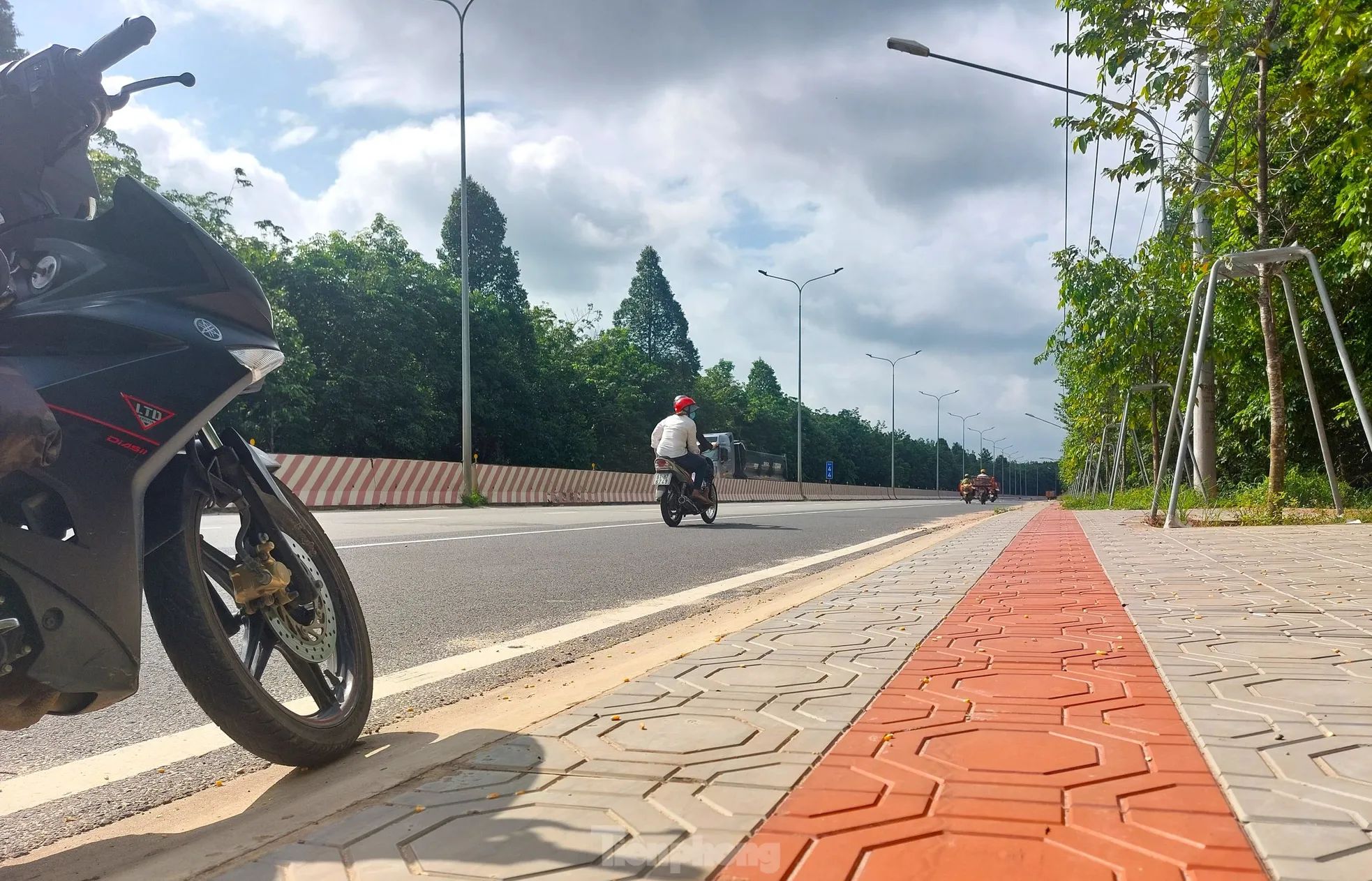 Ngắm tuyến đường băng qua rừng cao su nối Bình Dương với Tây Ninh vừa lên 6 làn - Ảnh 12