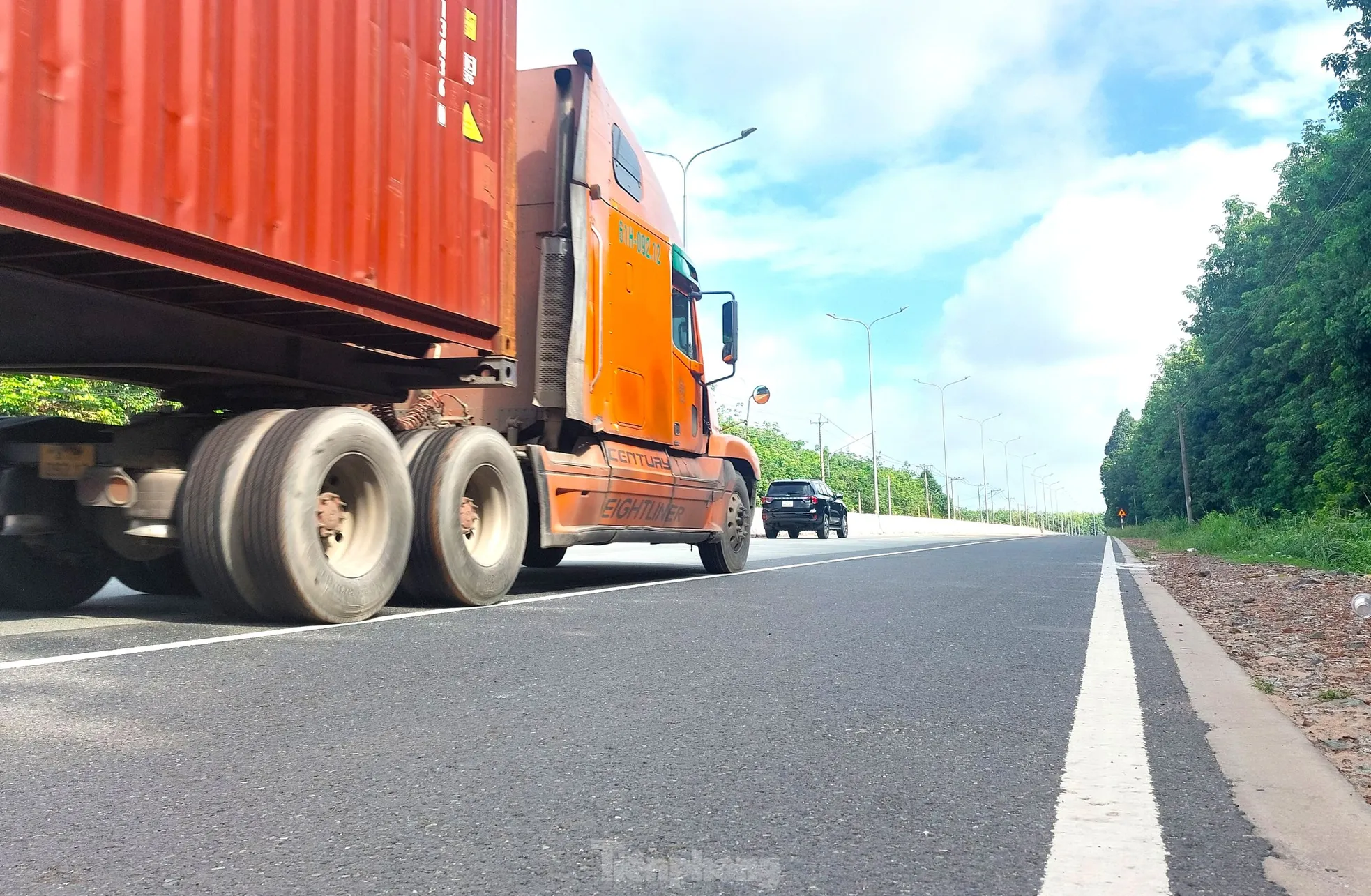 Ngắm tuyến đường băng qua rừng cao su nối Bình Dương với Tây Ninh vừa lên 6 làn - Ảnh 3
