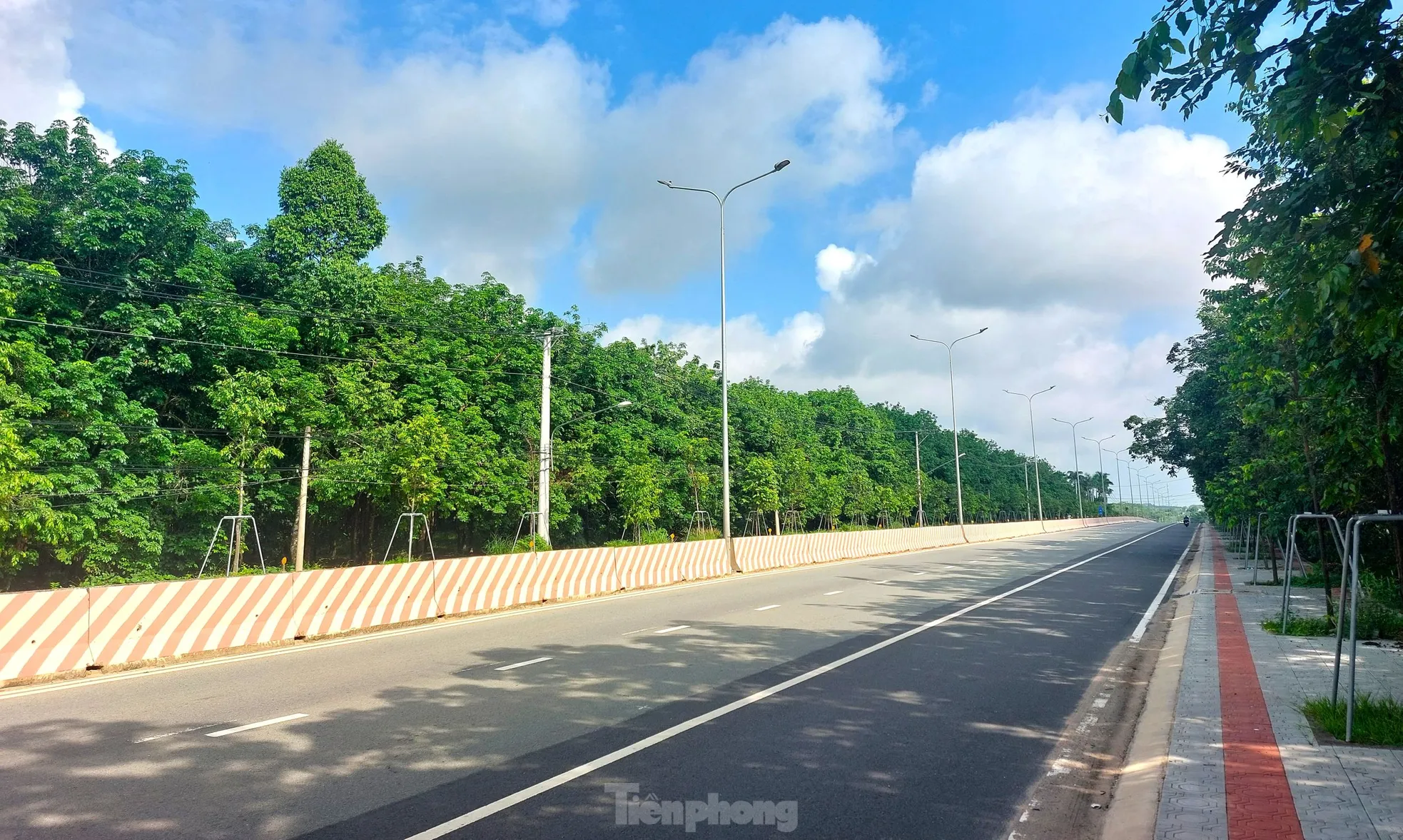 Ngắm tuyến đường băng qua rừng cao su nối Bình Dương với Tây Ninh vừa lên 6 làn - Ảnh 11