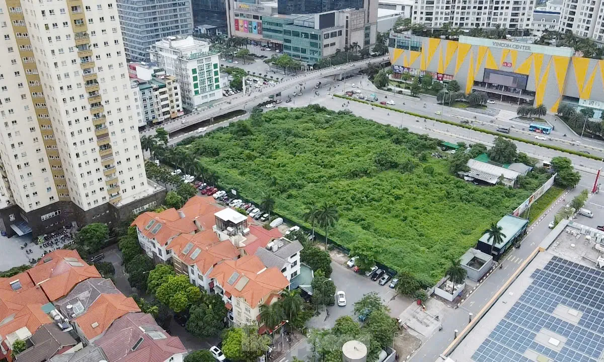 Dự án tháp tài chính gần 4.000 tỷ đồng ở Hà Nội 'hoá rừng' sau 20 năm ôm đất lãng phí - Ảnh 5