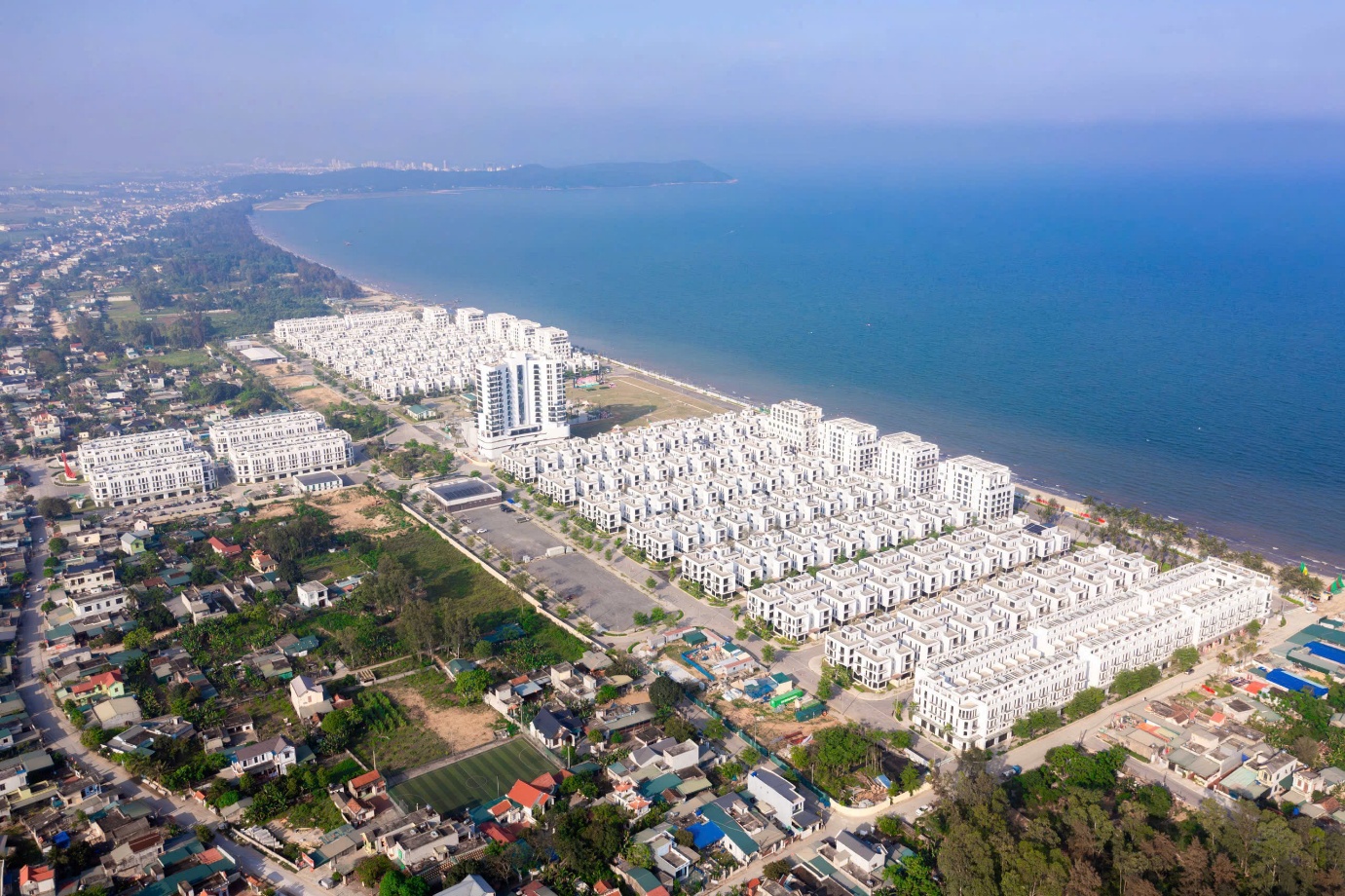 Du lịch Sầm Sơn hè bùng nổ với sự kiện “Sea the Soul” của Văn Phú - Ảnh 4