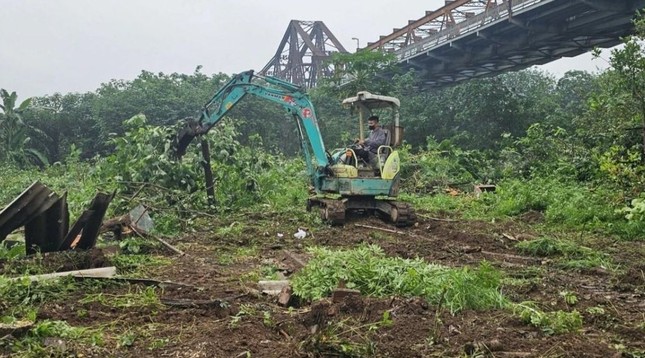 Hà Nội: Xử lý 31 vụ vi phạm pháp luật về đê điều - Ảnh 1