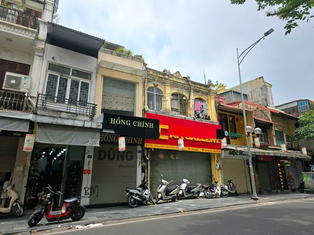 Đằng sau việc phố kinh doanh sầm uất ở Hà Nội vắng tanh vắng ngắt - Ảnh 1