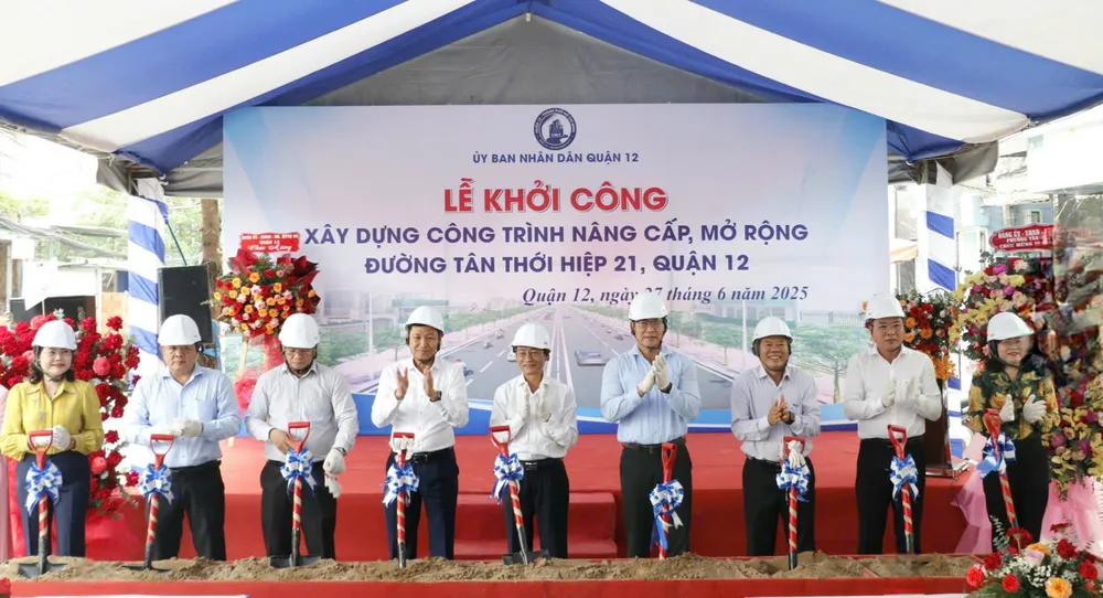 Quận 12 khởi công dự án nâng cấp đường dân sinh hơn 1.300 tỷ đồng - Ảnh 1