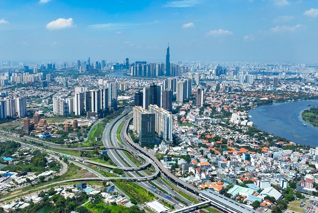 Hạ tầng khu Đông TP.HCM bứt phá, căn hộ cao cấp 70 triệu đồng/m² có còn nhiều? - Ảnh 1
