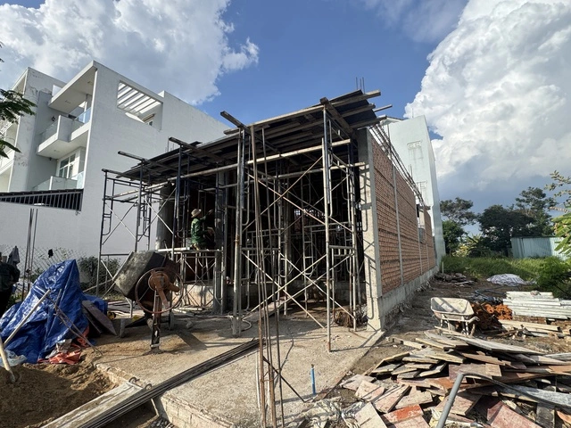 Bộ Xây dựng yêu cầu nghiên cứu cắt giấy phép xây dựng - Ảnh 1