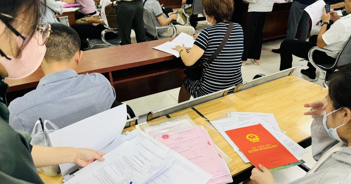 Cấp sổ hồng bị kéo dài vì thêm thủ tục