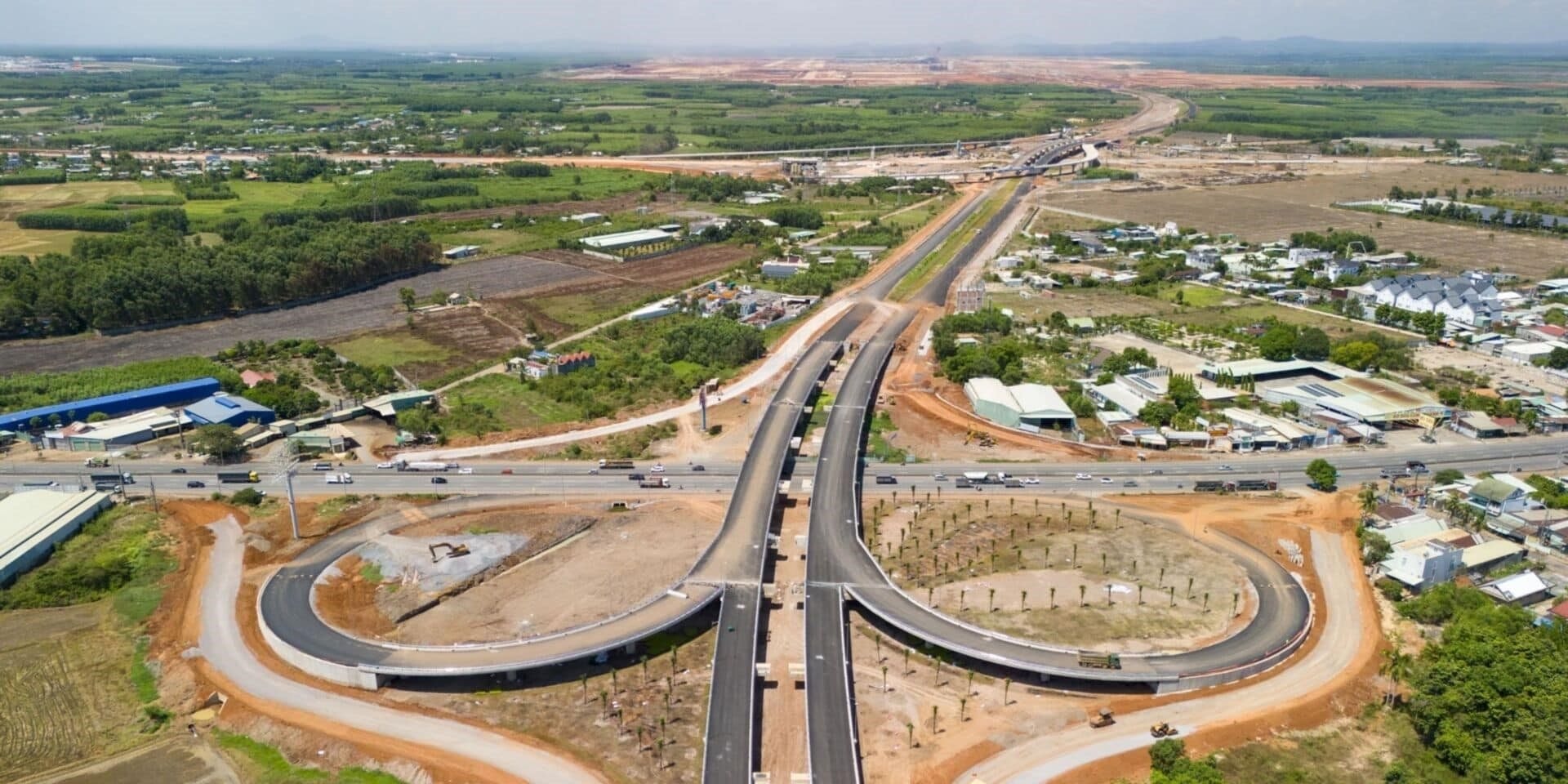 Chuyên gia: Phát triển tổng lực đường sắt, đường bộ và đường thủy để người dân thuận tiện tới sân bay Long Thành - Ảnh 1