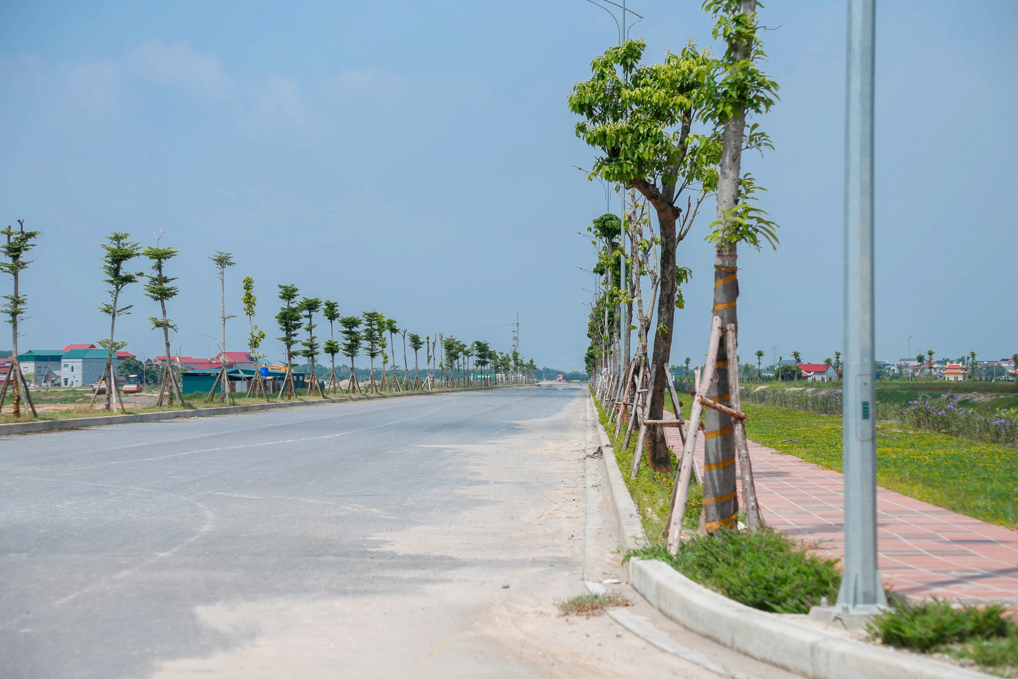 Tuyến đường vành đai 86.000 tỷ đồng đi qua “Thủ phủ Công nghiệp”bắt đầu được trải nhựa, sẽ hoàn thành sau vài tháng nữa - Ảnh 2