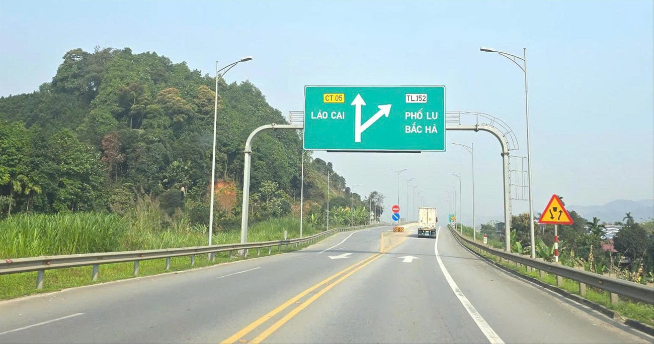 Không còn thành phố, biển báo chỉ về đâu? - Ảnh 1