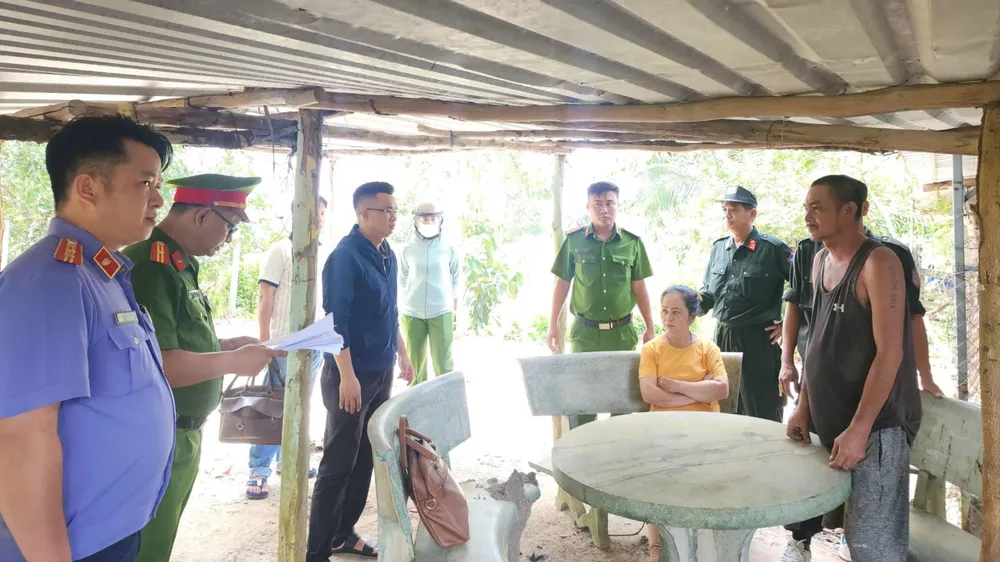 Thêm hai đối tượng lừa bán đất sân bay Phú Quốc bị bắt - Ảnh 1