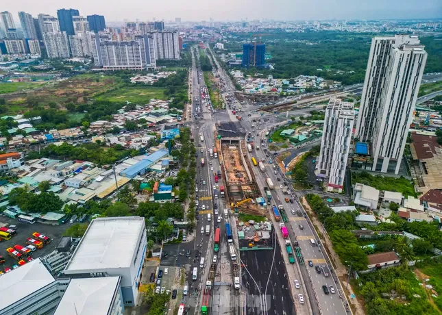 Hơn 10.800 tỷ đồng vốn đầu tư công cho giao thông TPHCM cần phải giải ngân - Ảnh 1