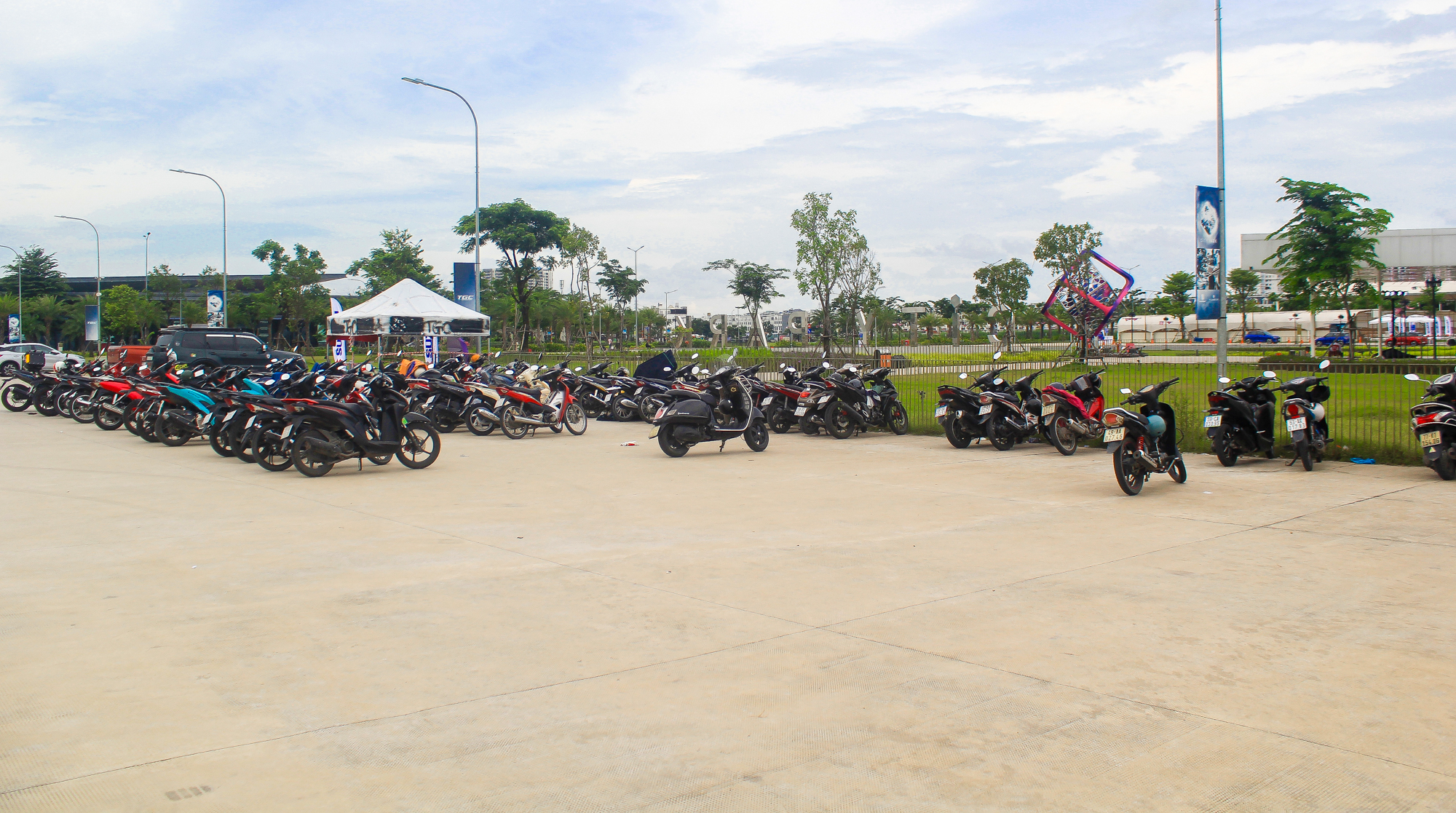 Khu đô thị có bãi đỗ xe rộng bằng công viên Đầm Sen, quảng trường chứa được 40.000 người - Ảnh 5