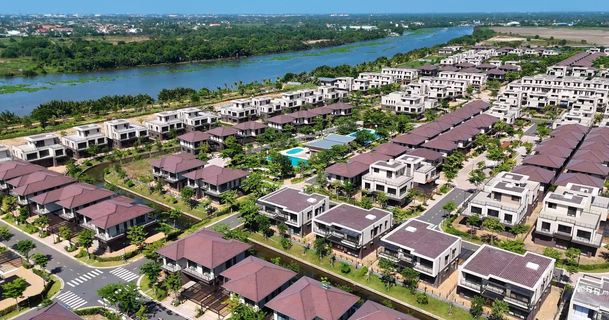 Nhà phố, biệt thự khu vực này bất ngờ tăng vọt giao dịch lập mặt bằng giá mới, “soi” lý do phía sau - Ảnh 2