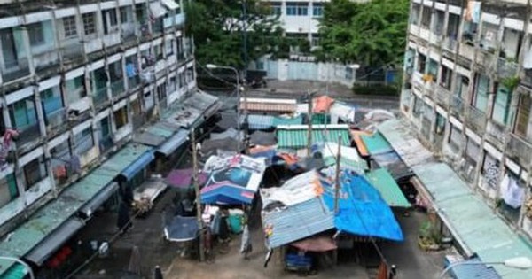 'Mắc kẹt' trong chung cư cũ đầy rẫy hiểm nguy