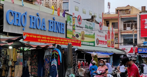 Giá nhà đất tại phường có diện tích 1,2 km2 chạm mốc 400 triệu đồng/m2