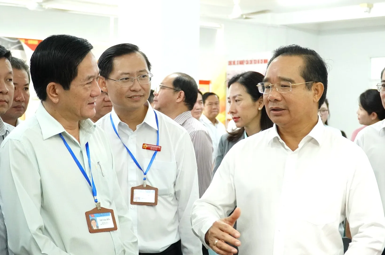Ngày đầu đến phường Bình Dương làm thủ tục: Rất hài lòng, không phải làm xác nhận tình trạng bất động sản - Ảnh 3