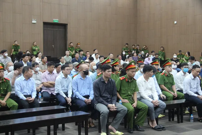 Cựu Bí thư Tỉnh ủy Hoàng Thị Thúy Lan bị tuyên phạt 14 năm tù, Chủ tịch Tập đoàn Phúc Sơn 30 năm tù - Ảnh 3