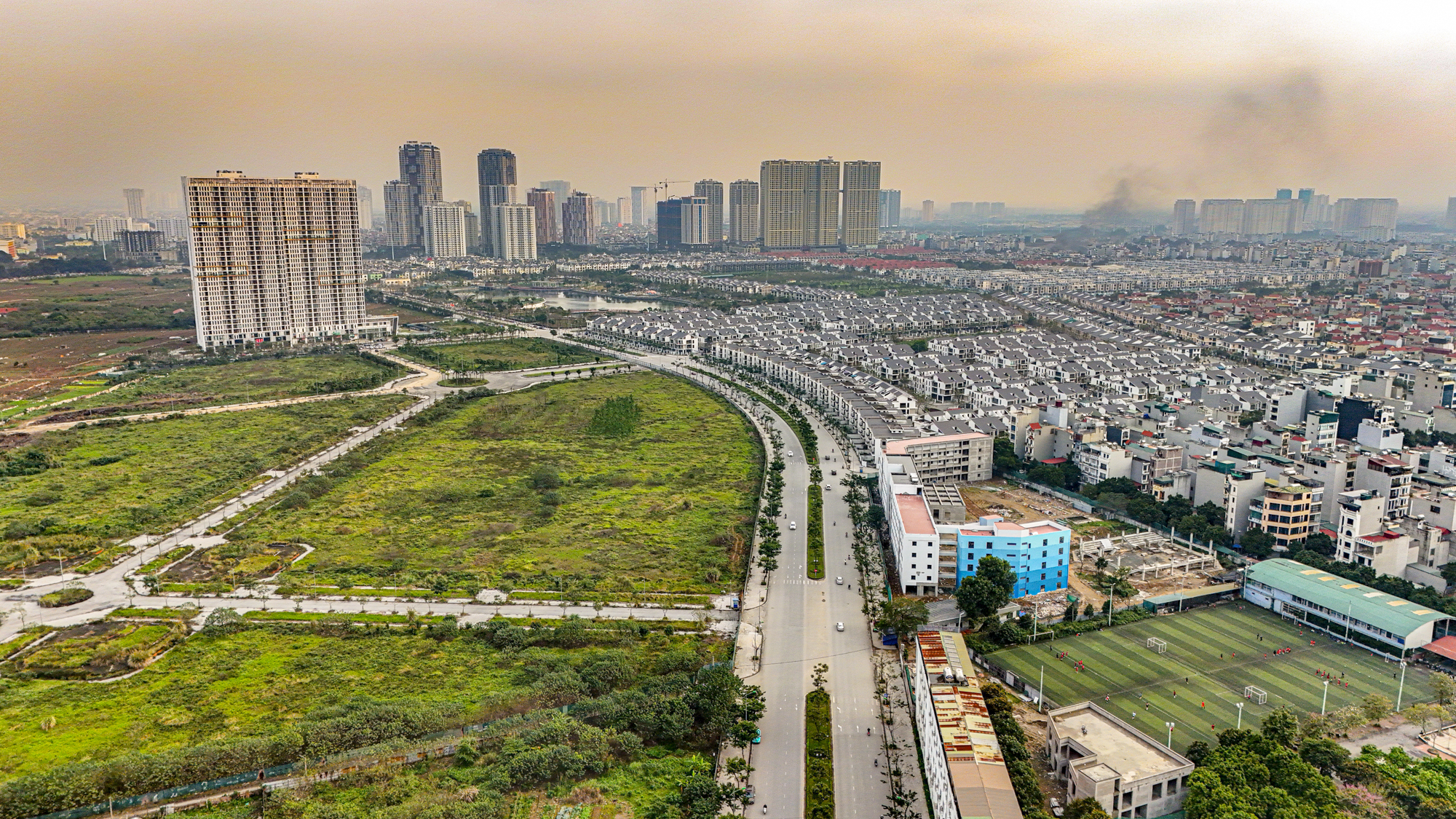 Savills: Nhà ở cần được nhìn nhận quan trọng như một loại hình hạ tầng quốc gia, tương đương với giao thông và năng lượng - Ảnh 1