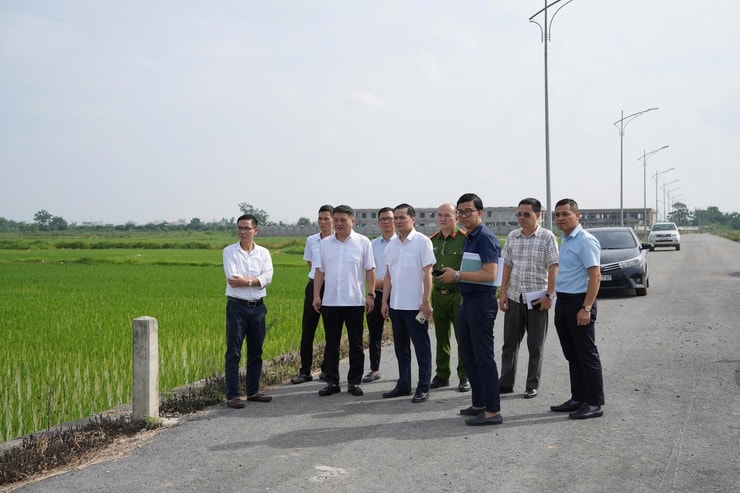 Xã Thanh Oai kiểm tra tiến độ giải phóng mặt bằng các dự án đầu tư công - Ảnh 1