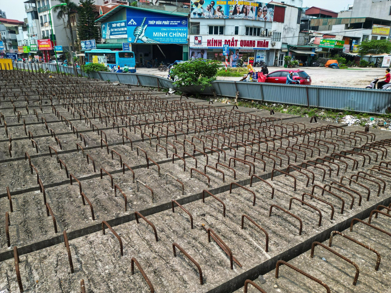 Cây cầu trên tuyến đường nghìn tỷ ở Hà Nội tái thi công sau nhiều năm bỏ hoang - Ảnh 6
