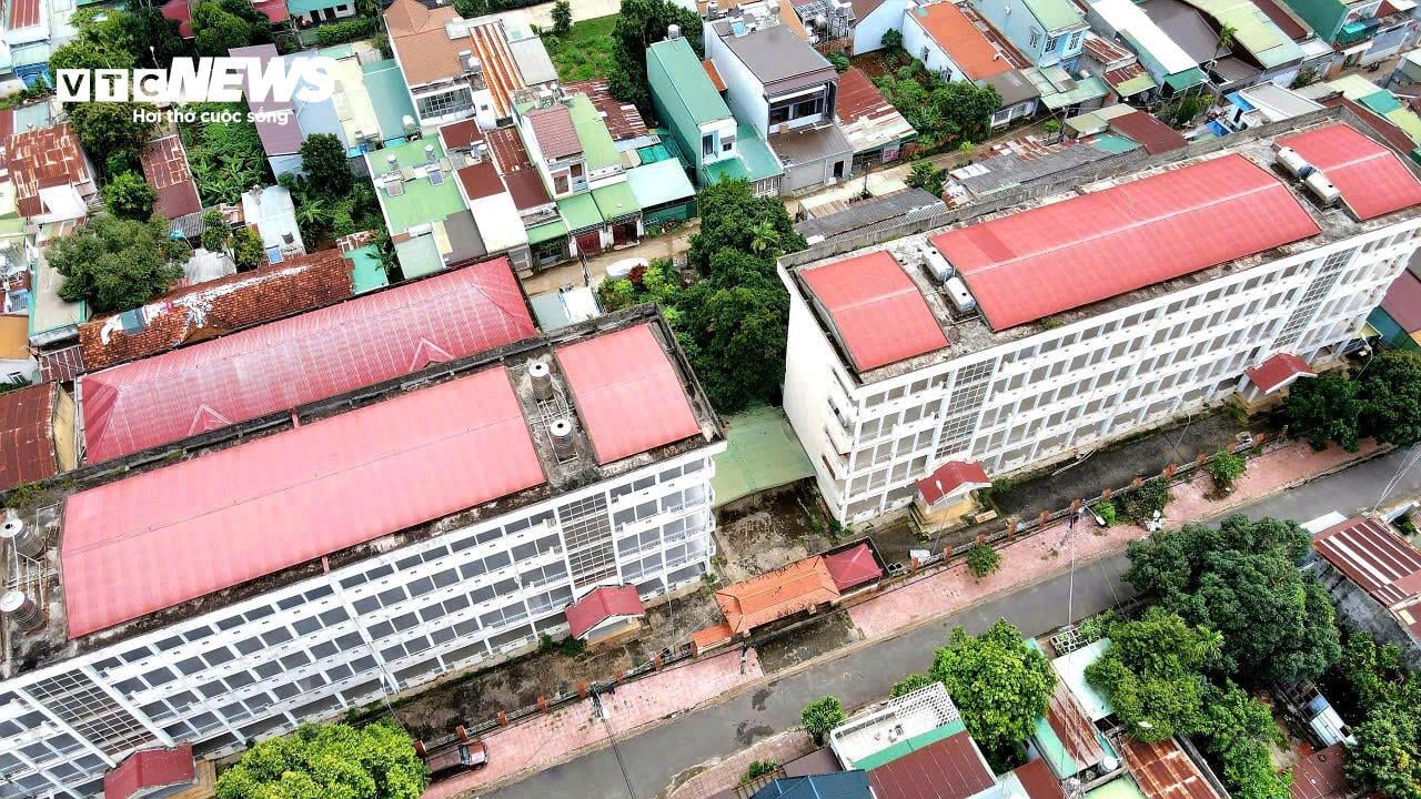 Cận cảnh những khu nhà sắp thành nơi ở của gần 1.000 cán bộ tỉnh Đắk Lắk - Ảnh 1