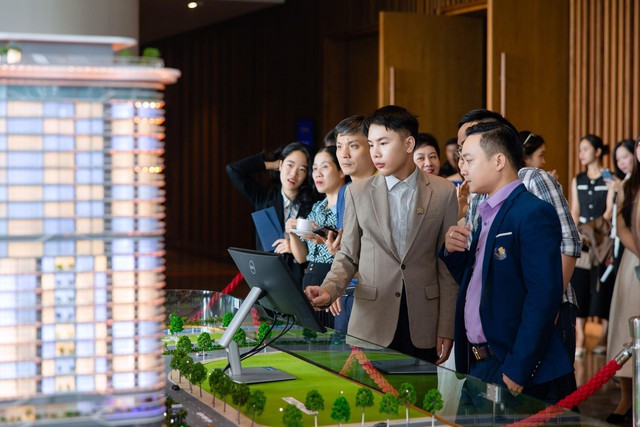 Lễ ra mắt chính thức dự án biểu tượng kế bên Cầu Rồng The Legend Danang - Ảnh 3