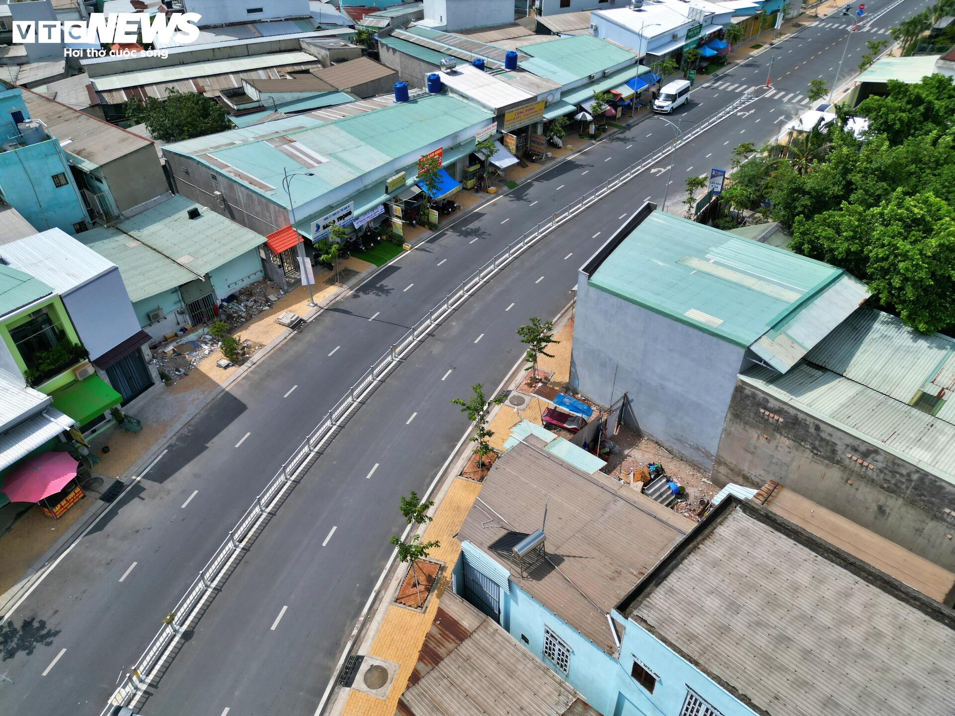 Rạch chống ngập thành đường sau 4 năm cải tạo ở TP.HCM - Ảnh 6