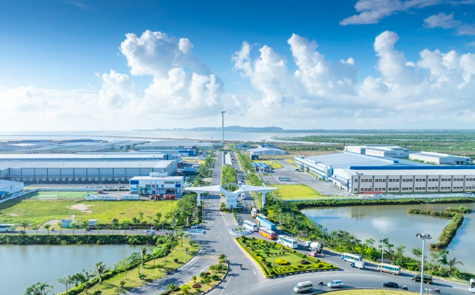 Nơi tỷ phú Phạm Nhật Vượng xây đảo đô thị lớn nhất miền Bắc vừa chấp thuận đầu tư 2 khu công nghiệp rộng hơn 434ha - Ảnh 1