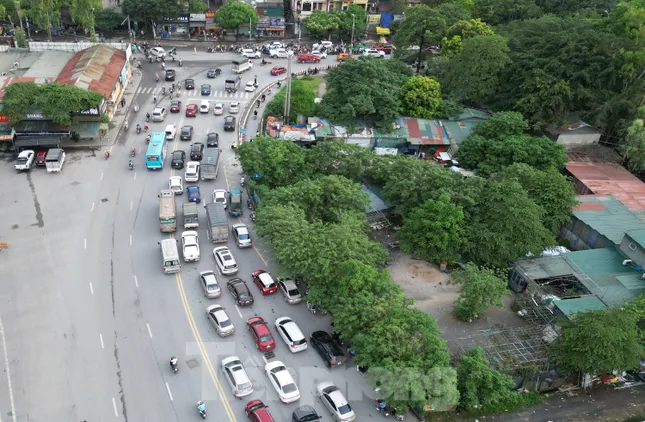 Loạt dự án giao thông Hà Nội bất động: Đường kẹt, máy móc ‘ngủ đông’, dân bức xúc - Ảnh 3