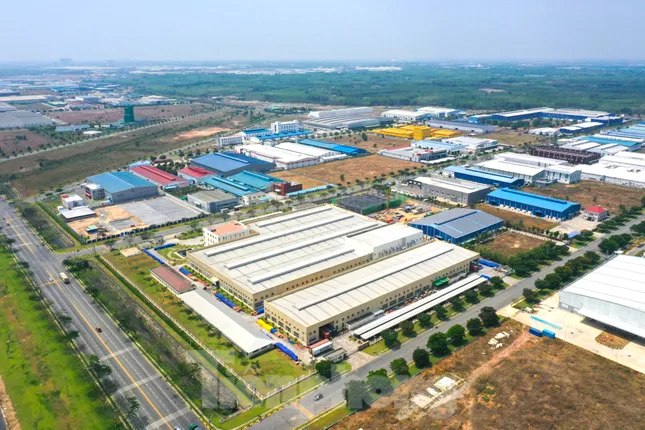 ‘Siêu phường’ ở TPHCM có 7 khu công nghiệp, 2 sân golf - Ảnh 3