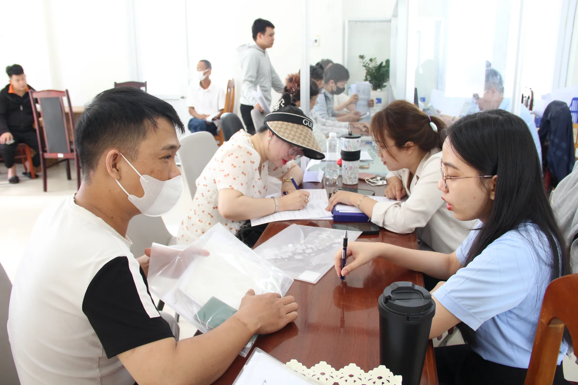 Ngày đi làm thủ tục đất đai ở phường - Ảnh 9